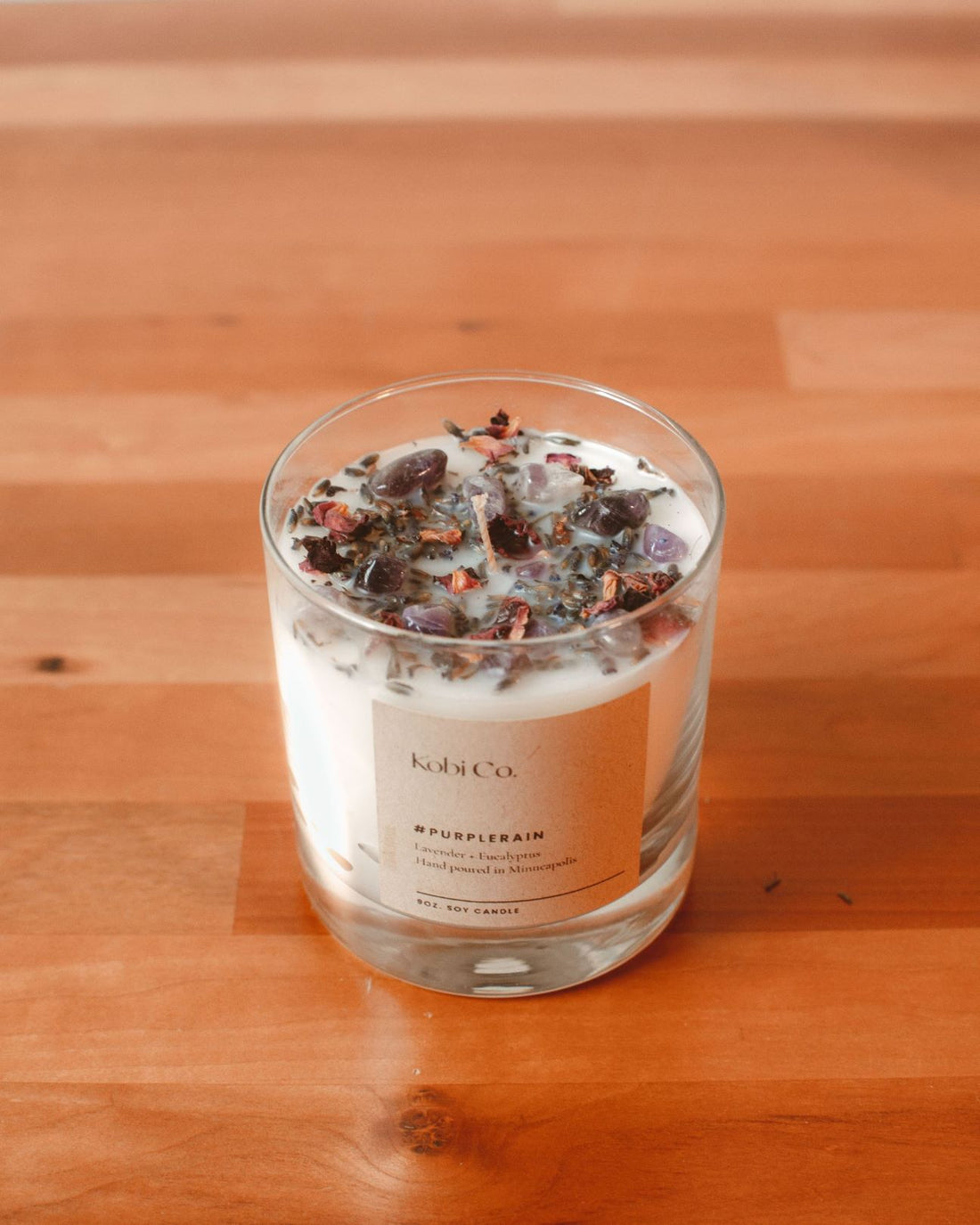 Burning Romance Candle – Life in Lilac